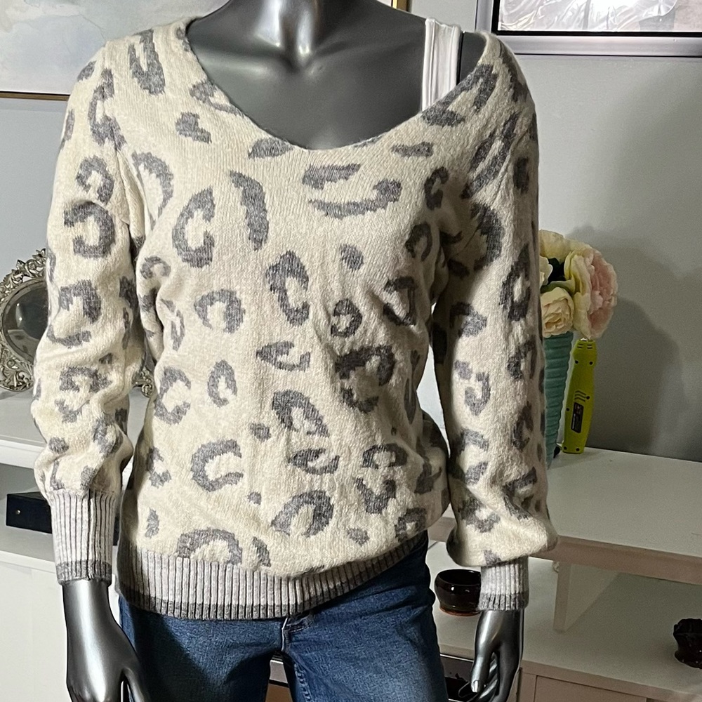 NWT Maurices Leopard Print Blouson Sleeve Pullover Knit Sweater Size 0/XS